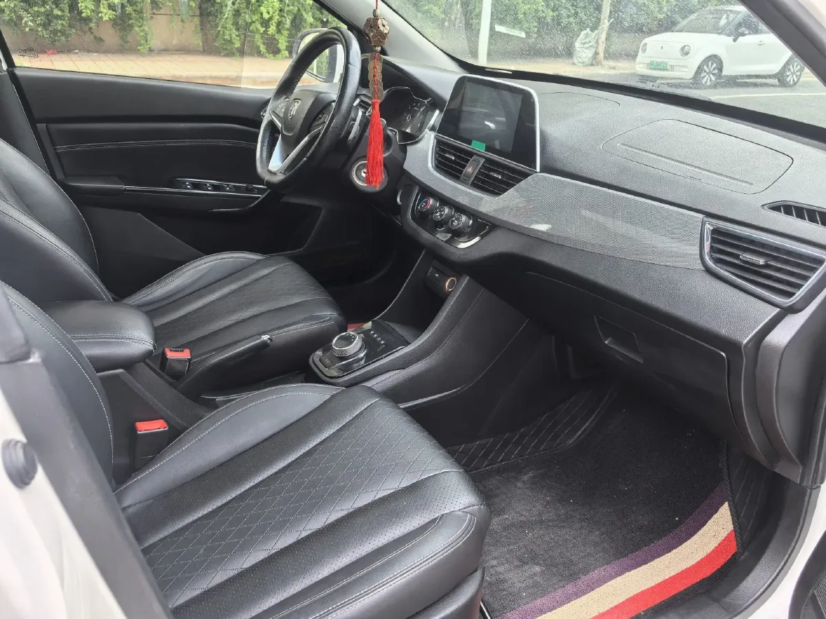 2018 BaoJun 360 1.5L 112HP L4 6MT,autocango,china used car exporter,china ev exporter,chinese used car exporter,chinese used ev exporter