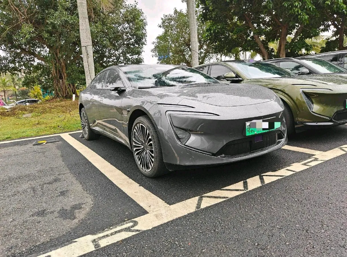 2025 Avatr 12 1.5T 156HP L4 REEV,autocango,china used car exporter,china ev exporter,chinese used car exporter,chinese used ev exporter