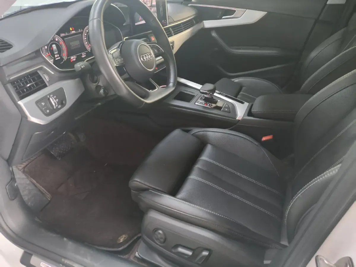 2022 Audi A4L 2.0T 190HP L4 7DCT,autocango,china used car exporter,china ev exporter,chinese used car exporter,chinese used ev exporter