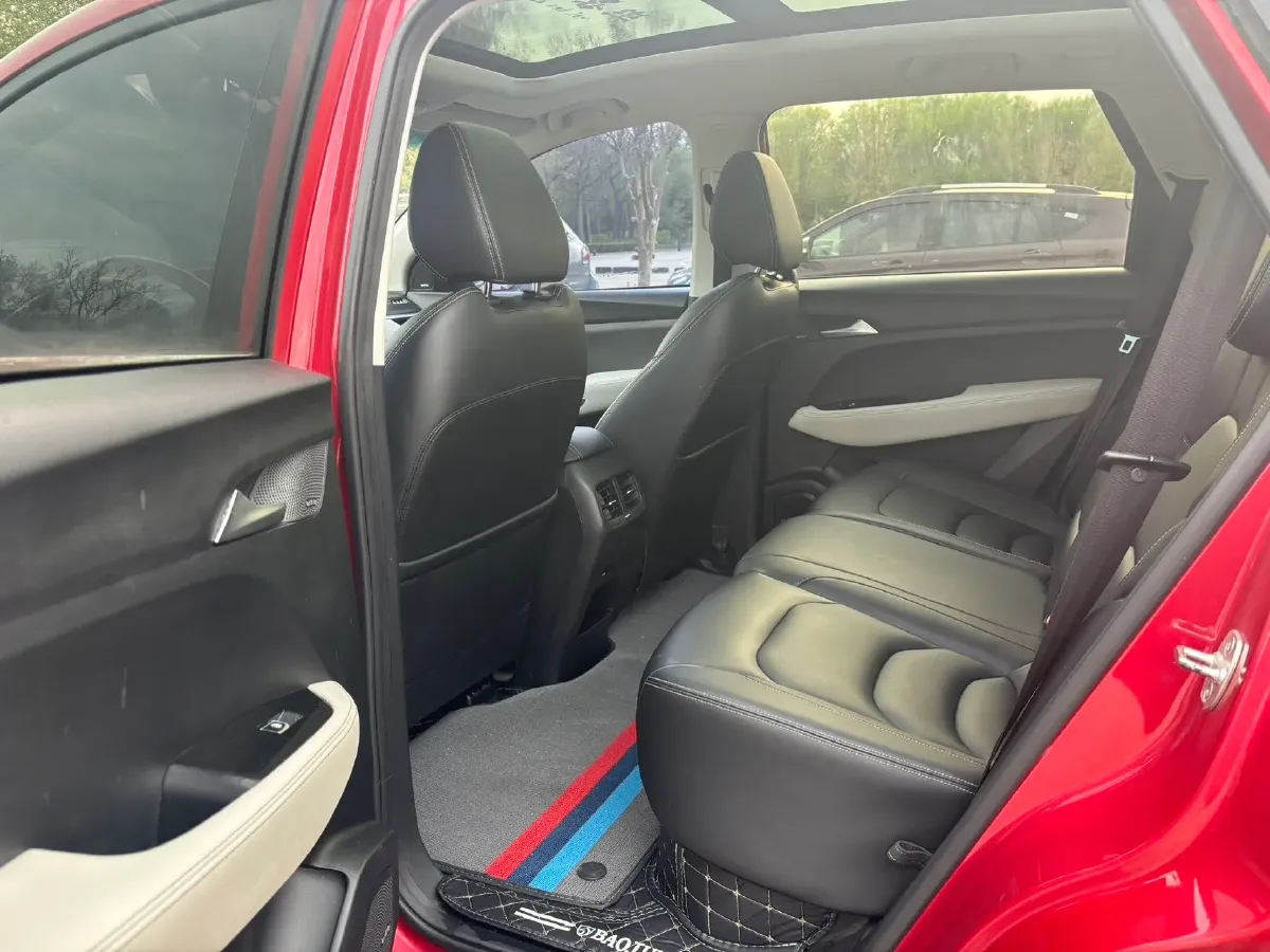 2018 BaoJun 530 1.5T 150HP L4 6DCT,autocango,china used car exporter,china ev exporter,chinese used car exporter,chinese used ev exporter