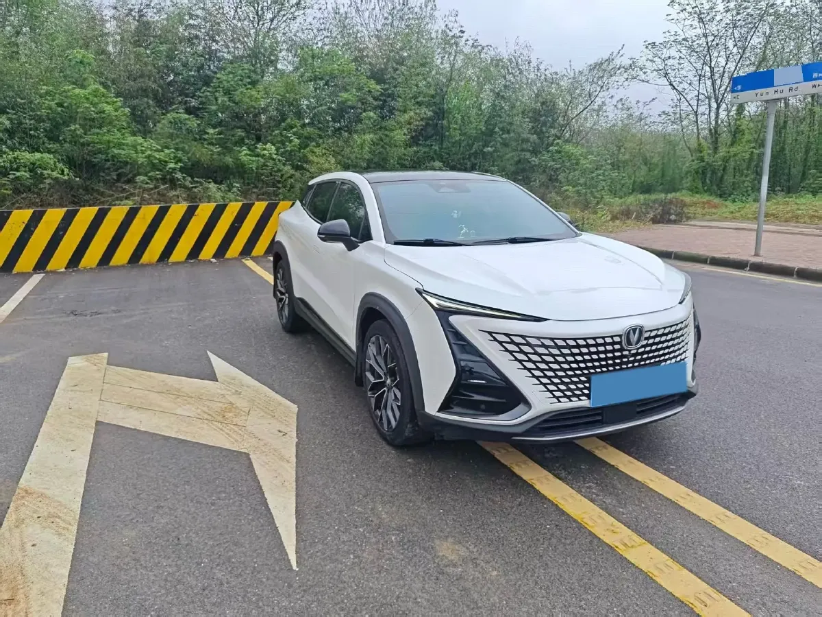 2022 ChangAn UNI-T 1.5T 188HP L4 7DCT,autocango,china used car exporter,china ev exporter,chinese used car exporter,chinese used ev exporter