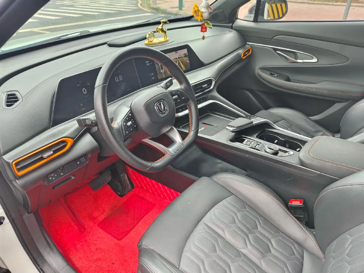 2022 ChangAn UNI-T 1.5T 188HP L4 7DCT,autocango,china used car exporter,china ev exporter,chinese used car exporter,chinese used ev exporter