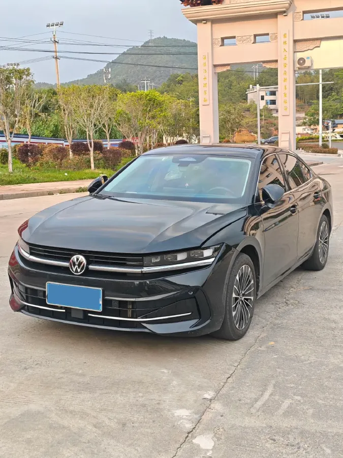 2024 Volkswagen Magotan 2.0T 220HP L4 7DCT,autocango,china used car exporter,china ev exporter,chinese used car exporter,chinese used ev exporter