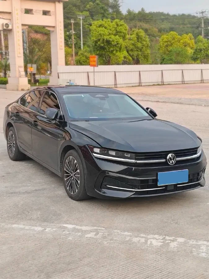 2024 Volkswagen Magotan 2.0T 220HP L4 7DCT,autocango,china used car exporter,china ev exporter,chinese used car exporter,chinese used ev exporter
