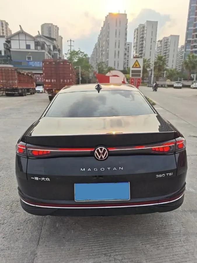 2024 Volkswagen Magotan 2.0T 220HP L4 7DCT,autocango,china used car exporter,china ev exporter,chinese used car exporter,chinese used ev exporter