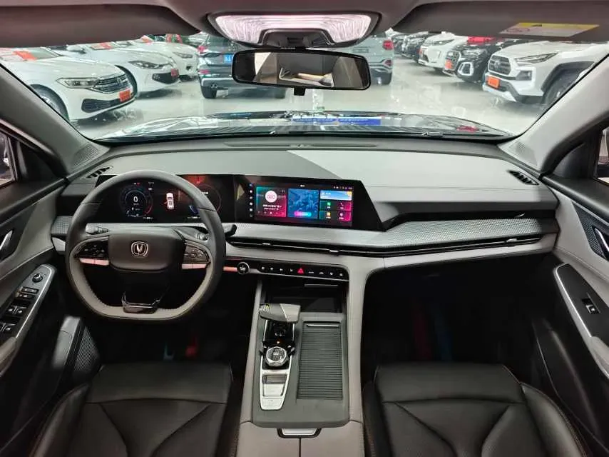 2022 ChangAn CS75 Plus 2.0T 233HP L4 8AT,autocango,china used car exporter,china ev exporter,chinese used car exporter,chinese used ev exporter