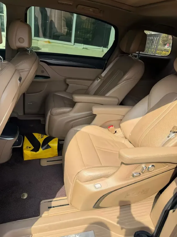 2021 Buick GL8 2.0T 237HP L4 9AT,autocango,china used car exporter,china ev exporter,chinese used car exporter,chinese used ev exporter