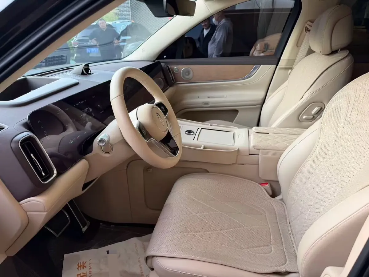 2024 AITO AITO M9 1.5T 152HP L4 REEV 42KWH,autocango,china used car exporter,china ev exporter,chinese used car exporter,chinese used ev exporter