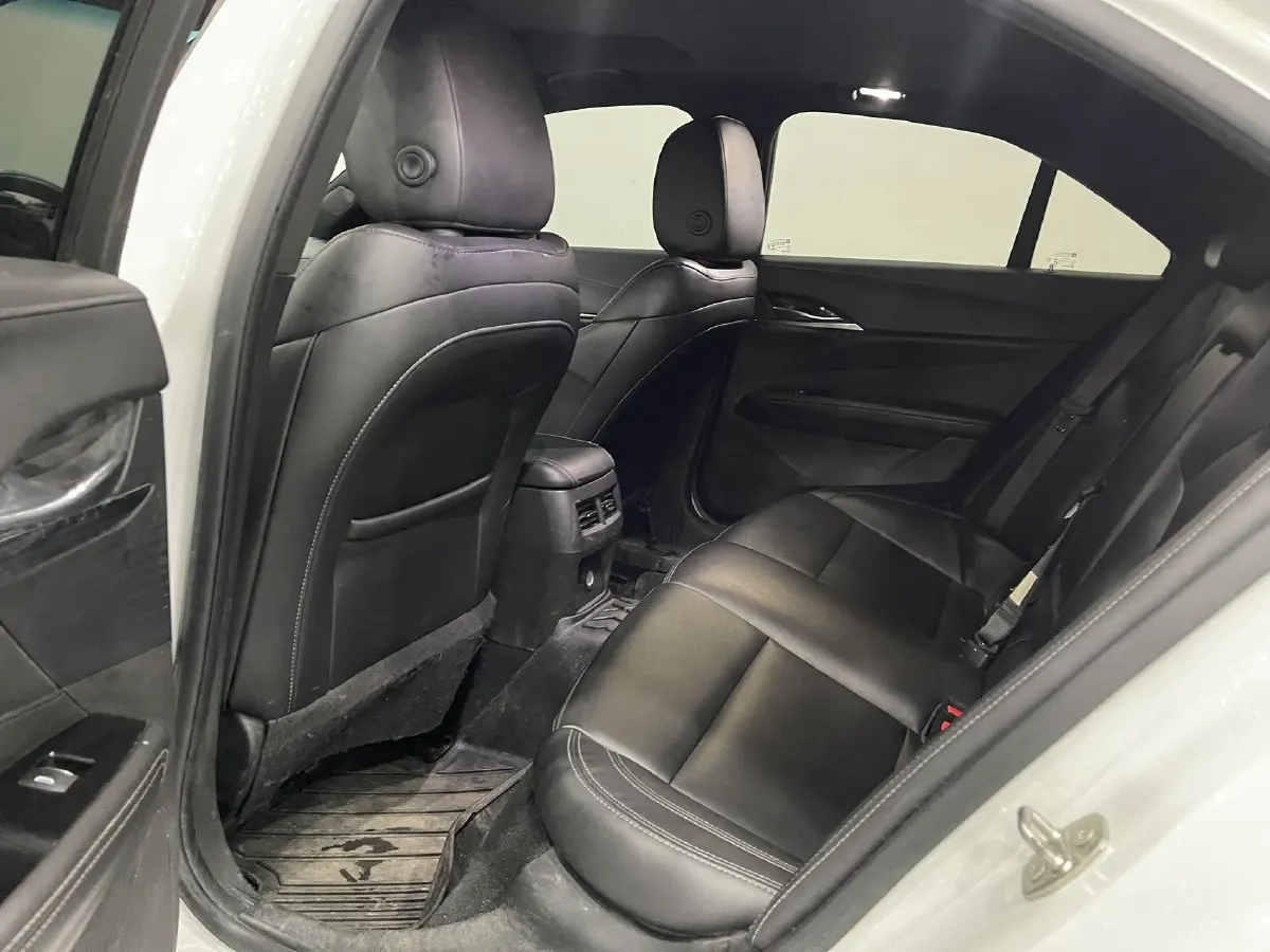 2023 Cadillac CT4 1.5T 211HP L4 8AT,autocango,china used car exporter,china ev exporter,chinese used car exporter,chinese used ev exporter