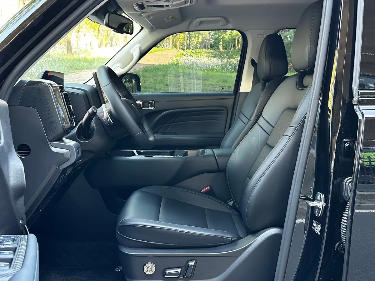 2025 Haval Raptor 2.0T 238HP L4 9DCT,autocango,china used car exporter,china ev exporter,chinese used car exporter,chinese used ev exporter