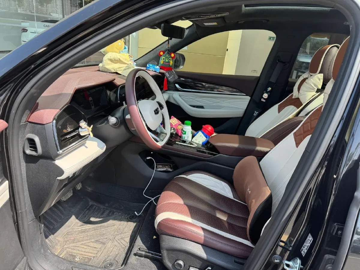 2021 Geely Monjaro 2.0T 218HP L4 7DCT,autocango,china used car exporter,china ev exporter,chinese used car exporter,chinese used ev exporter