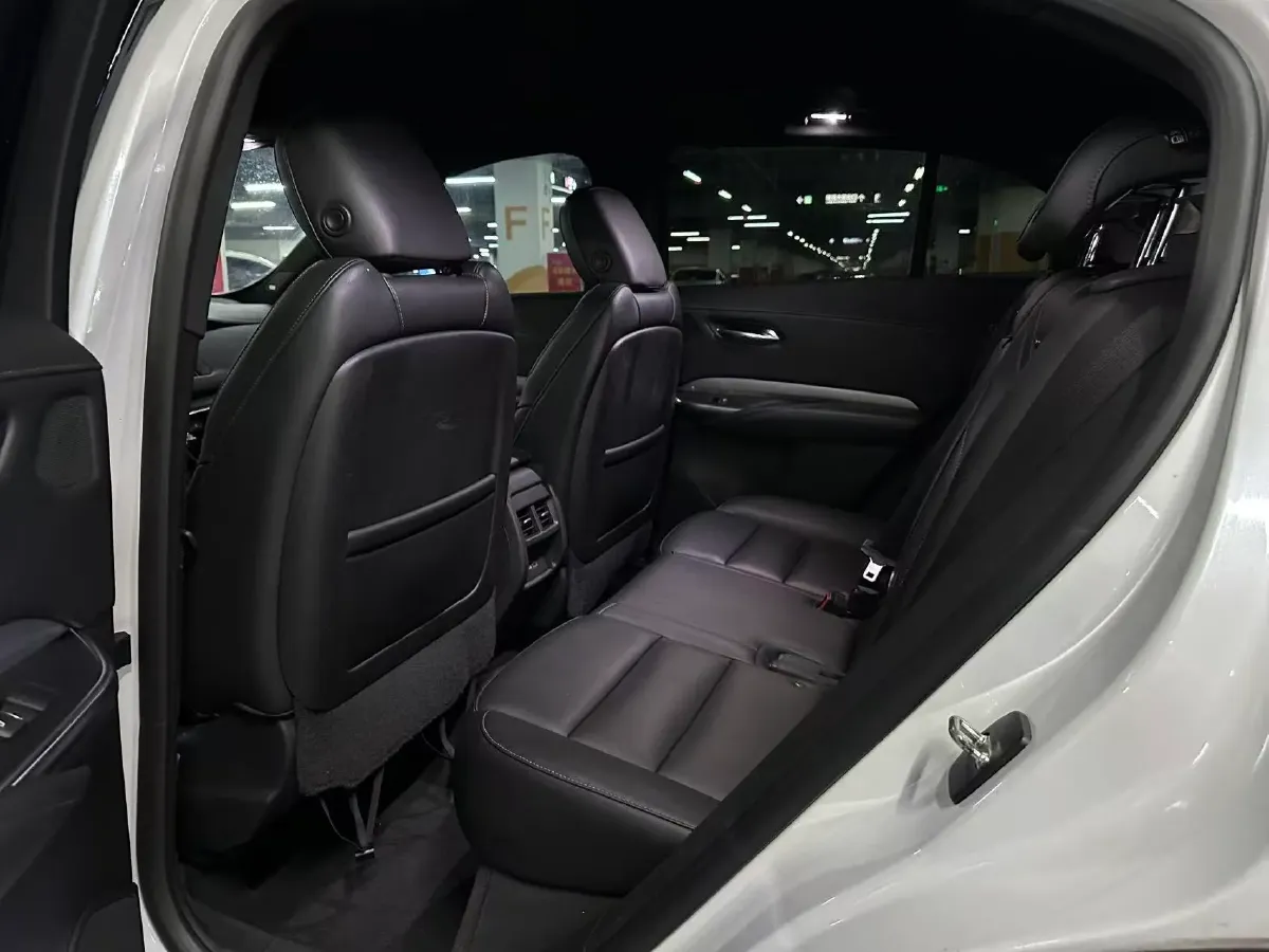 2020 Cadillac XT4 2.0T 237HP L4 9AT,autocango,china used car exporter,china ev exporter,chinese used car exporter,chinese used ev exporter