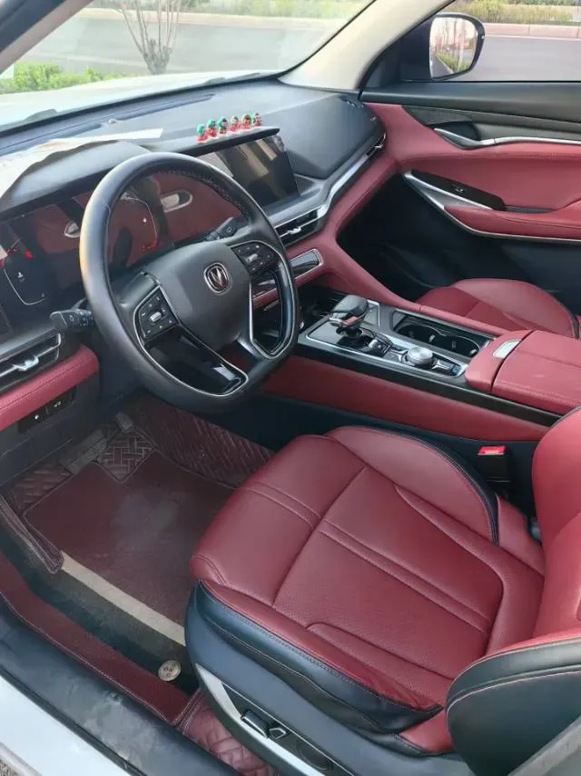 2021 ChangAn CS75 Plus 2.0T 233HP L4 8AT,autocango,china used car exporter,china ev exporter,chinese used car exporter,chinese used ev exporter