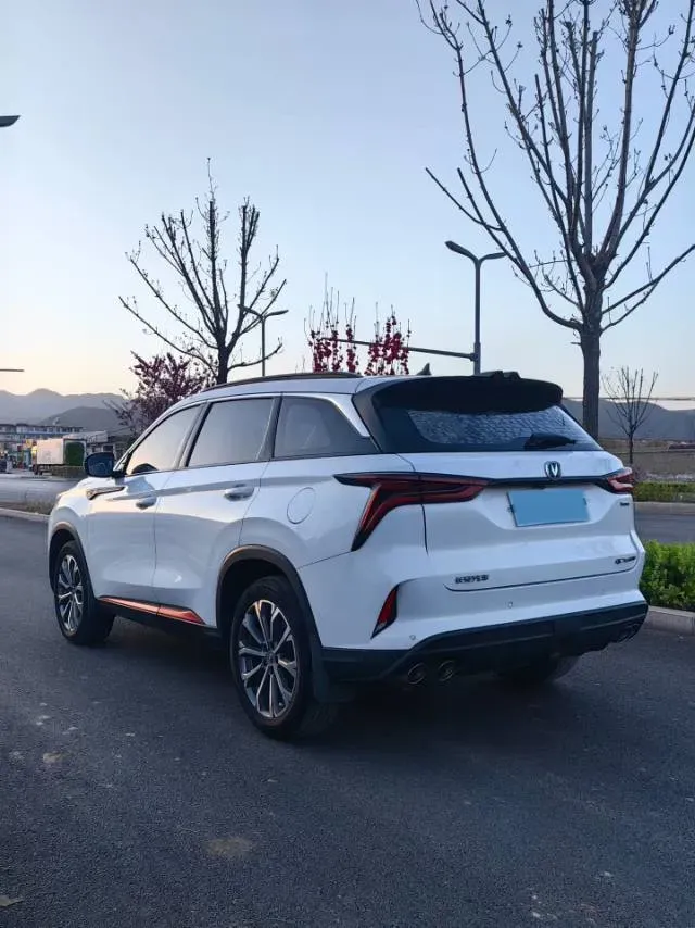 2021 ChangAn CS75 Plus 2.0T 233HP L4 8AT,autocango,china used car exporter,china ev exporter,chinese used car exporter,chinese used ev exporter