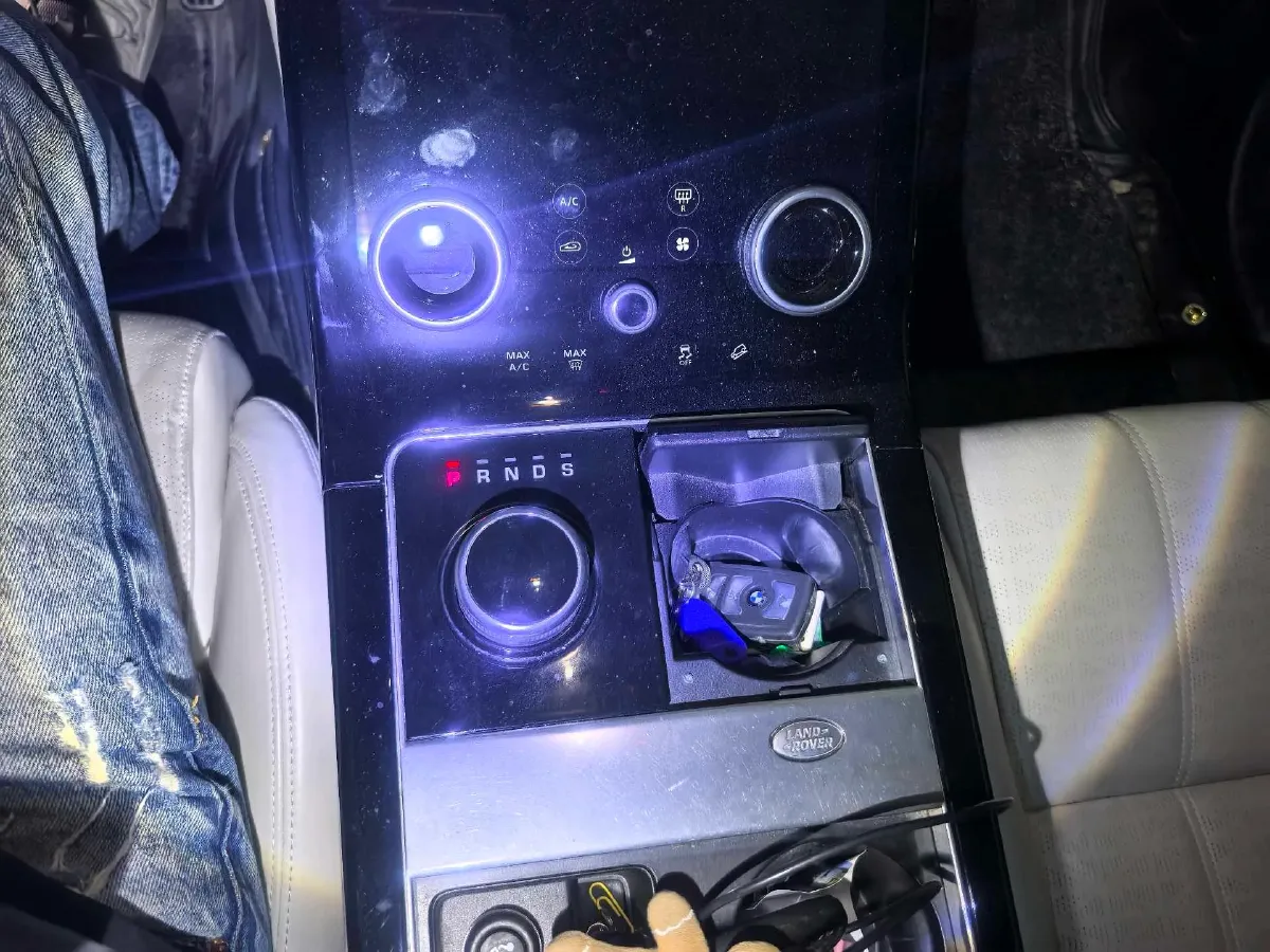 2020 Land Rover Range Rover Velar 3.0T 380HP V6 8AT,autocango,china used car exporter,china ev exporter,chinese used car exporter,chinese used ev exporter