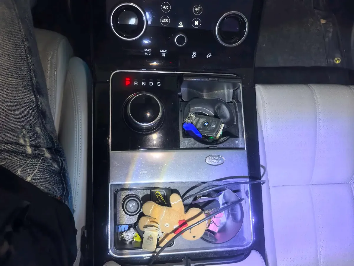 2020 Land Rover Range Rover Velar 3.0T 380HP V6 8AT,autocango,china used car exporter,china ev exporter,chinese used car exporter,chinese used ev exporter