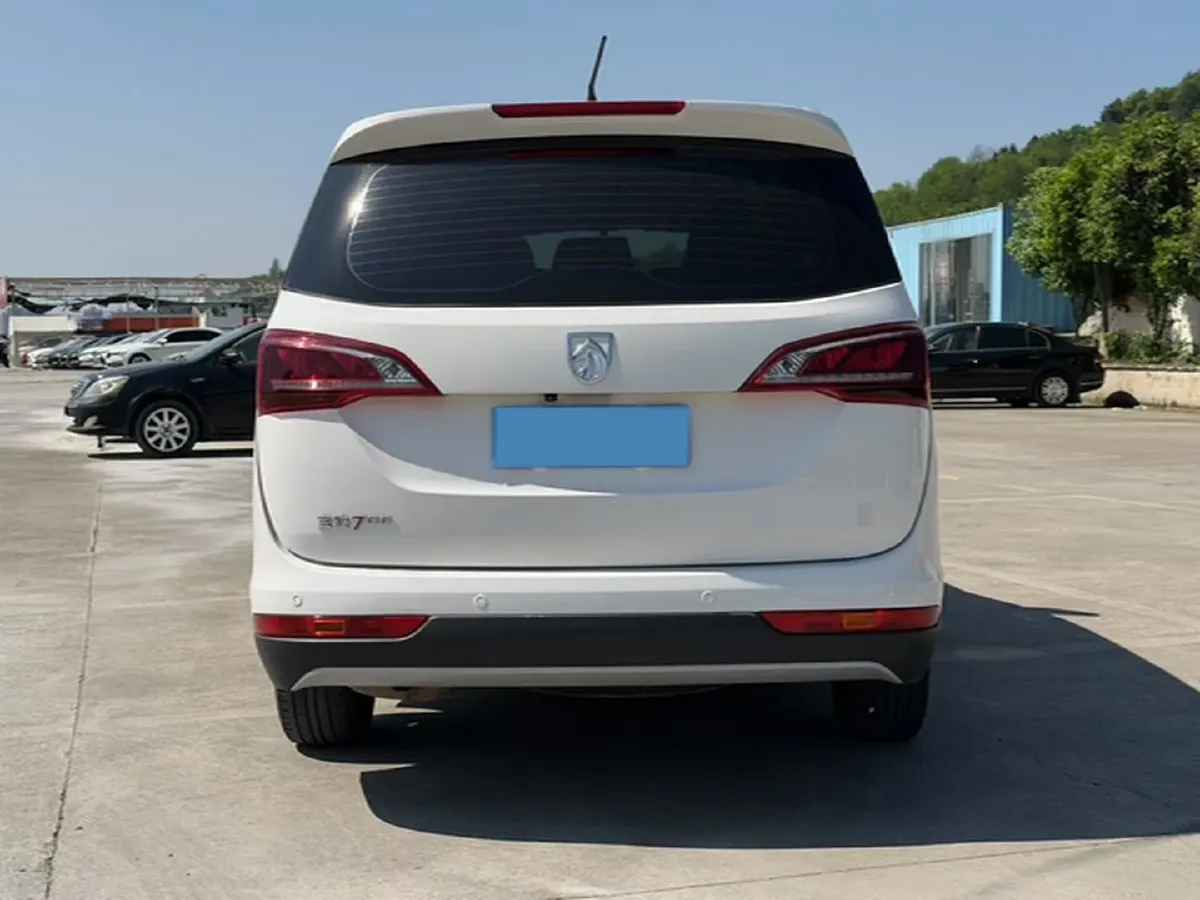 2019 BaoJun 730 1.5L 112HP L4 6MT,autocango,china used car exporter,china ev exporter,chinese used car exporter,chinese used ev exporter