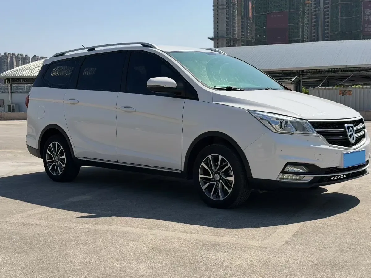2019 BaoJun 730 1.5L 112HP L4 6MT,autocango,china used car exporter,china ev exporter,chinese used car exporter,chinese used ev exporter