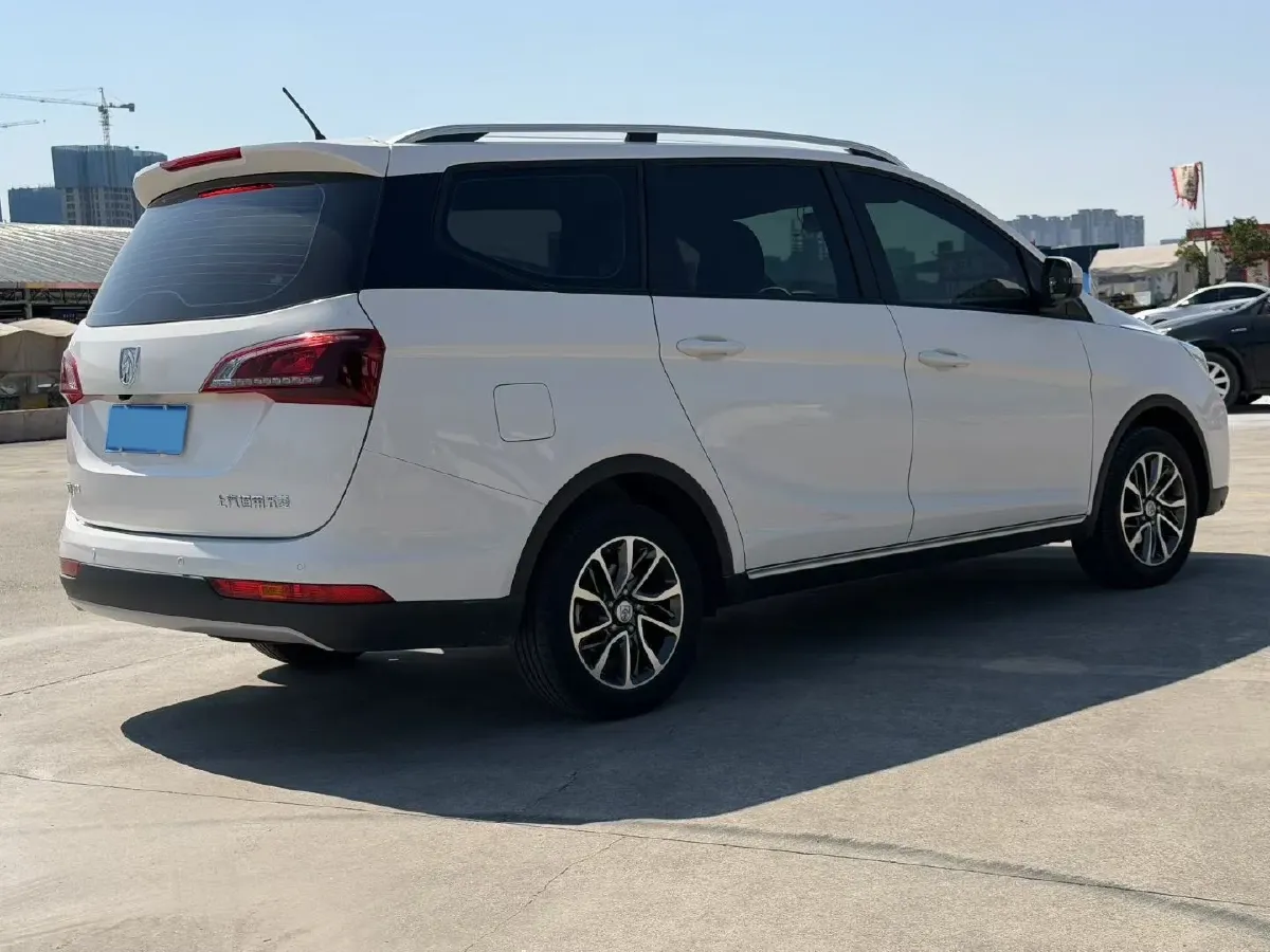 2019 BaoJun 730 1.5L 112HP L4 6MT,autocango,china used car exporter,china ev exporter,chinese used car exporter,chinese used ev exporter