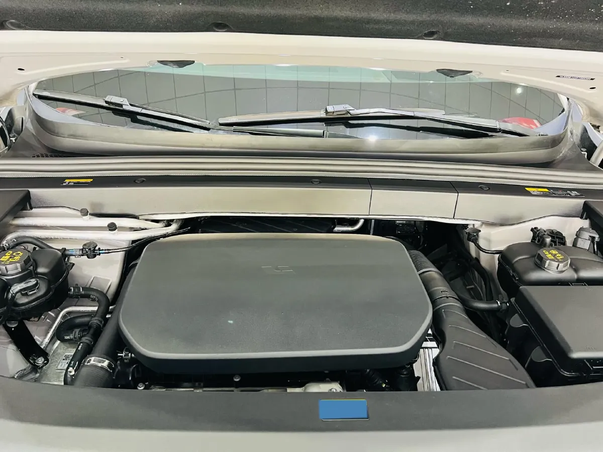 2024 Li L6 Range Extended 154HP L4 REEV 36.8KWH,autocango,china used car exporter,china ev exporter,chinese used car exporter,chinese used ev exporter