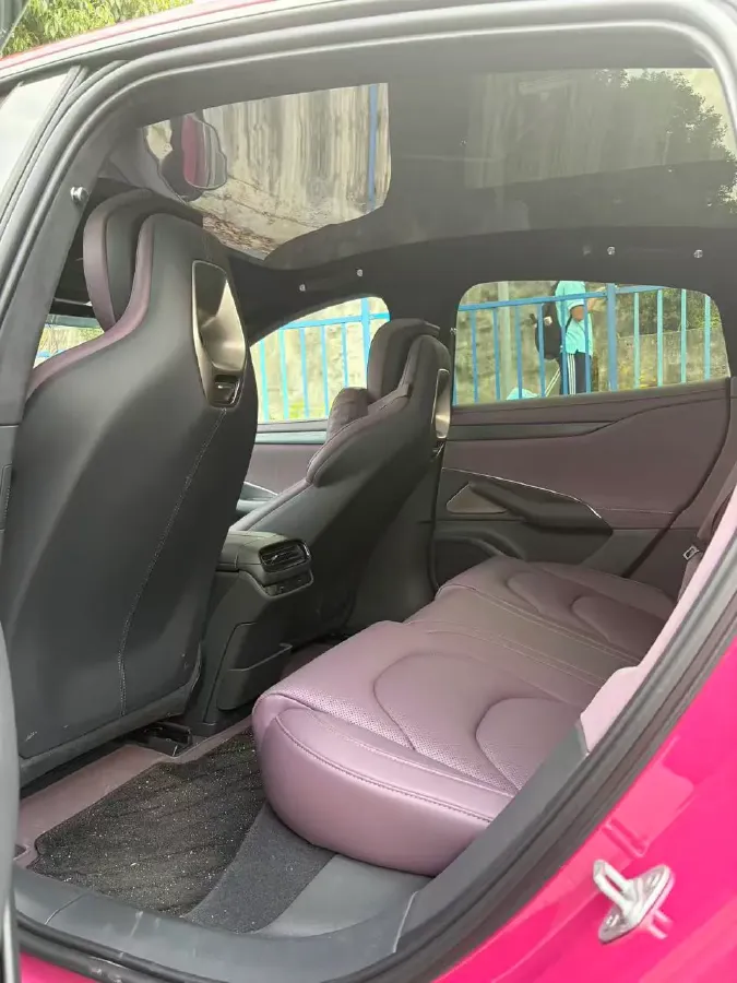 2024 MI SU7 BEV 101KWH,autocango,china used car exporter,china ev exporter,chinese used car exporter,chinese used ev exporter