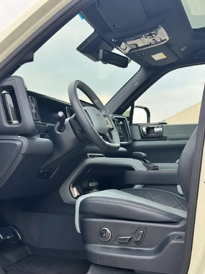 2023 Toyota Crown Kluger 2.5L 189HP L4 E-CVT Hybrid,autocango,china used car exporter,china ev exporter,chinese used car exporter,chinese used ev exporter