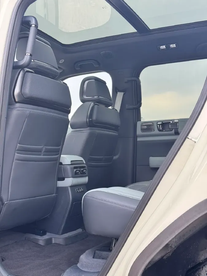 2023 Toyota Crown Kluger 2.5L 189HP L4 E-CVT Hybrid,autocango,china used car exporter,china ev exporter,chinese used car exporter,chinese used ev exporter