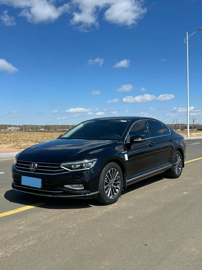 2020 Volkswagen Magotan 2.0T 186HP L4 7DCT,autocango,china used car exporter,china ev exporter,chinese used car exporter,chinese used ev exporter