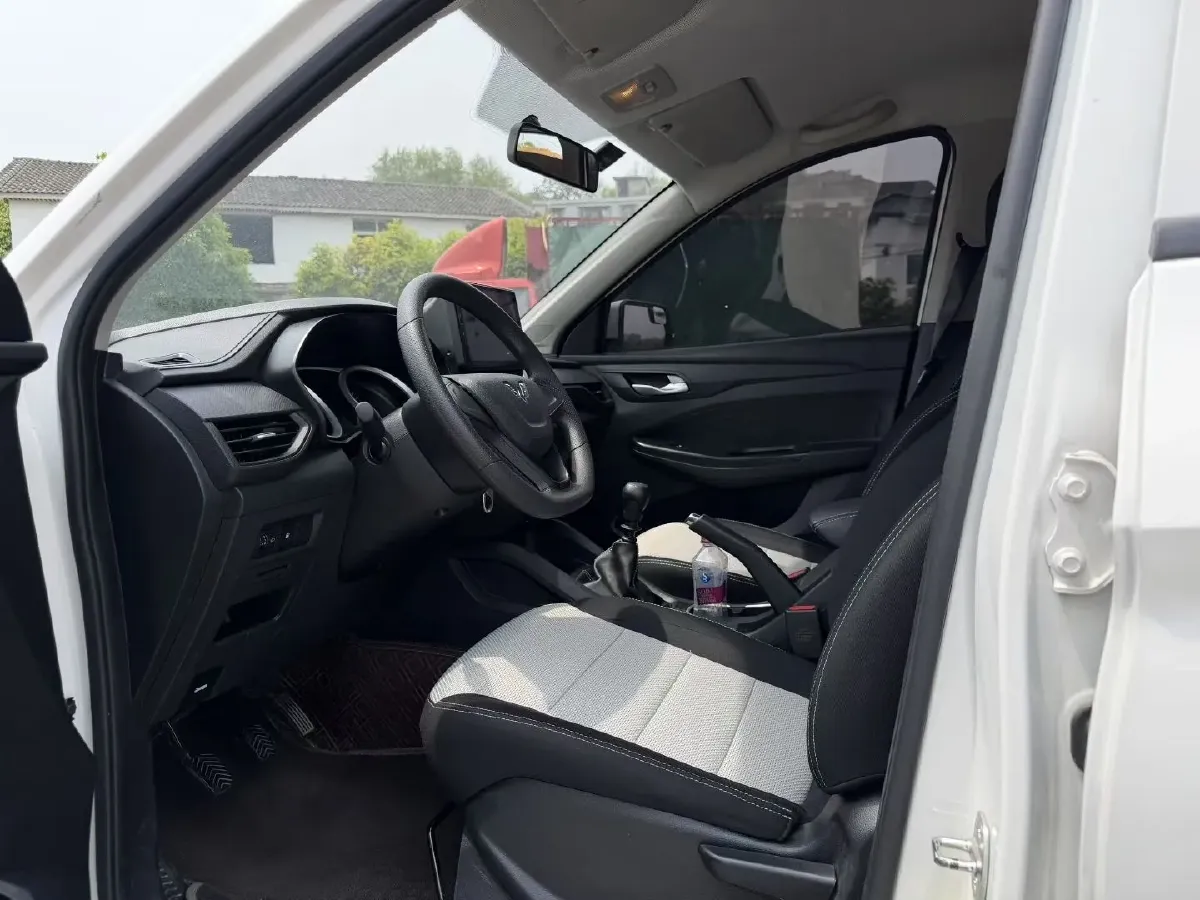 2019 WuLing HongGuang S3 1.5L 99HP L4 6MT,autocango,china used car exporter,china ev exporter,chinese used car exporter,chinese used ev exporter