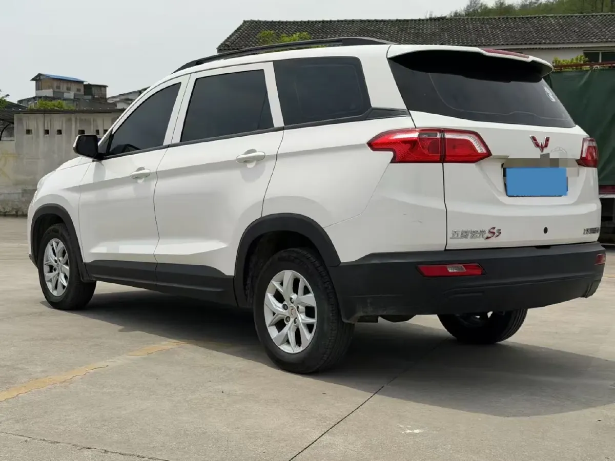 2019 WuLing HongGuang S3 1.5L 99HP L4 6MT,autocango,china used car exporter,china ev exporter,chinese used car exporter,chinese used ev exporter