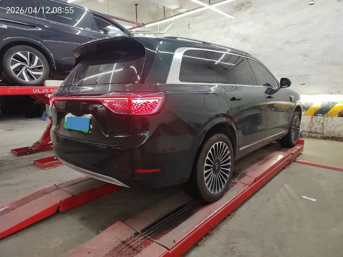 2025 AITO AITO M9 REEV 160HP REEV 52KWH,autocango,china used car exporter,china ev exporter,chinese used car exporter,chinese used ev exporter