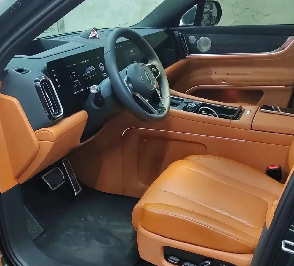 2025 AITO AITO M9 REEV 160HP REEV 52KWH,autocango,china used car exporter,china ev exporter,chinese used car exporter,chinese used ev exporter