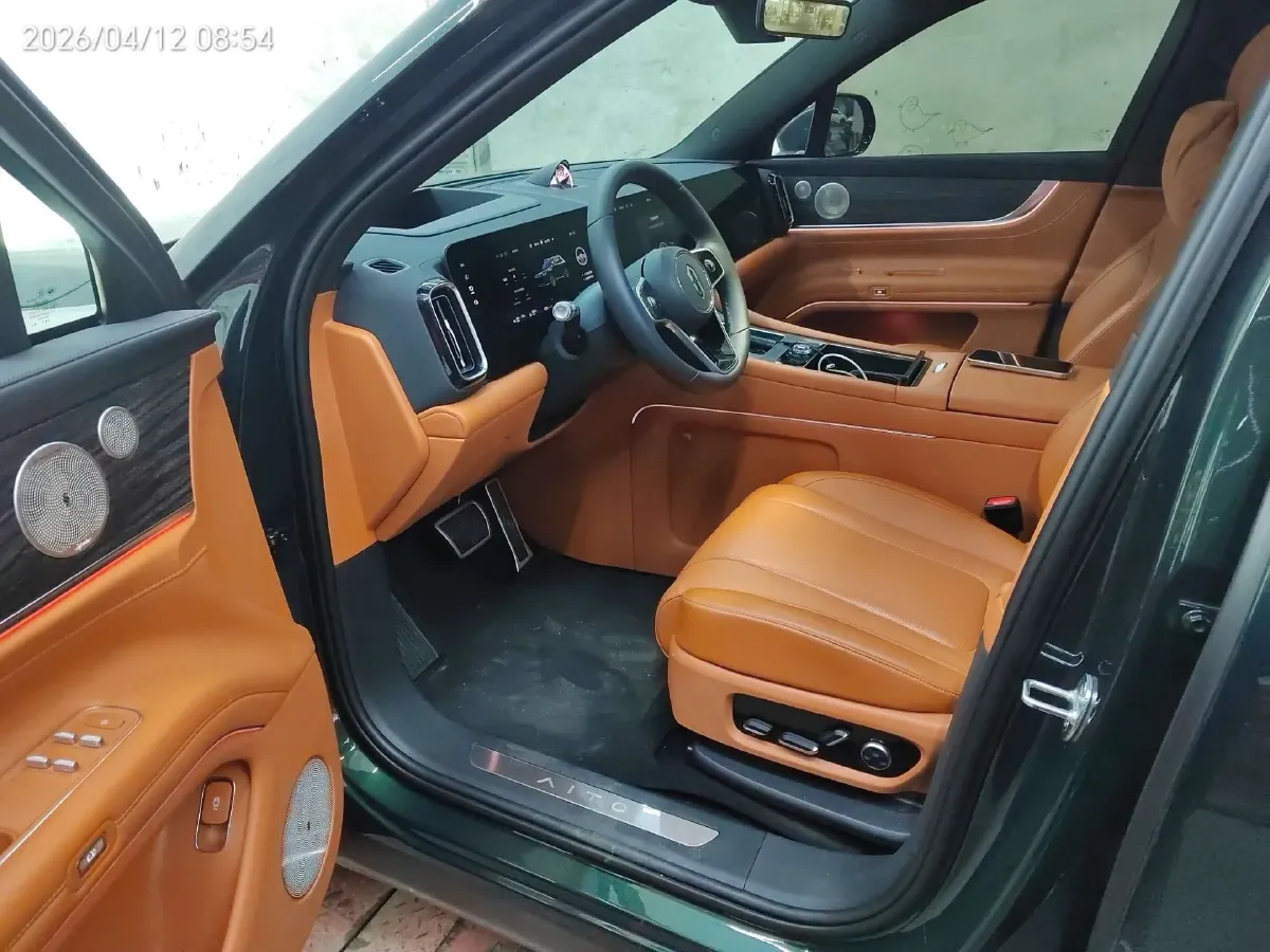 2025 AITO AITO M9 REEV 160HP REEV 52KWH,autocango,china used car exporter,china ev exporter,chinese used car exporter,chinese used ev exporter