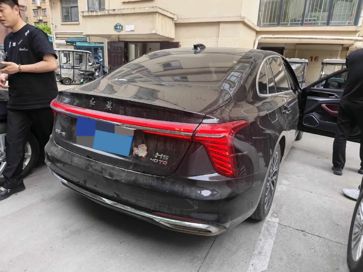 2024 HongQi H5 2.0T 224HP L4 8AT,autocango,china used car exporter,china ev exporter,chinese used car exporter,chinese used ev exporter