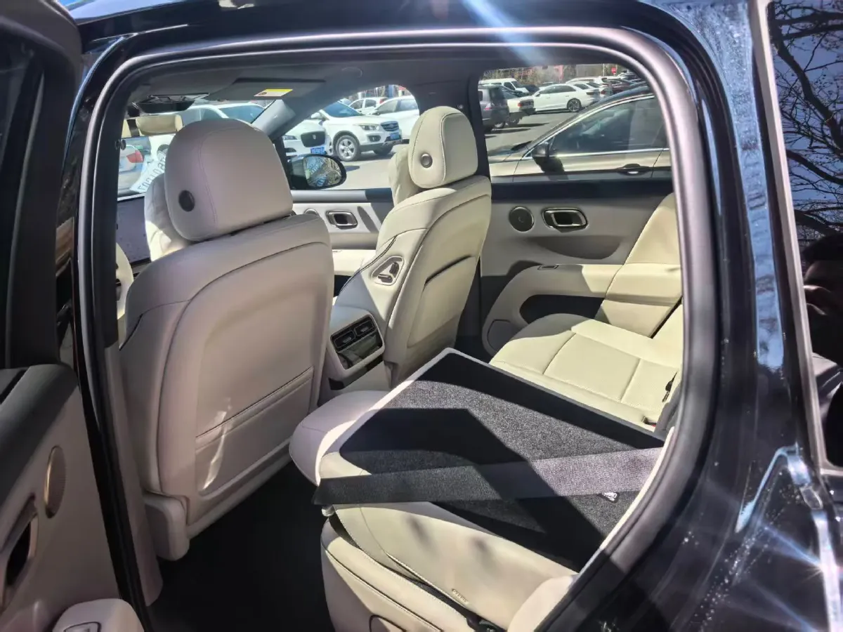 2025 Li i6 BEV,autocango,china used car exporter,china ev exporter,chinese used car exporter,chinese used ev exporter