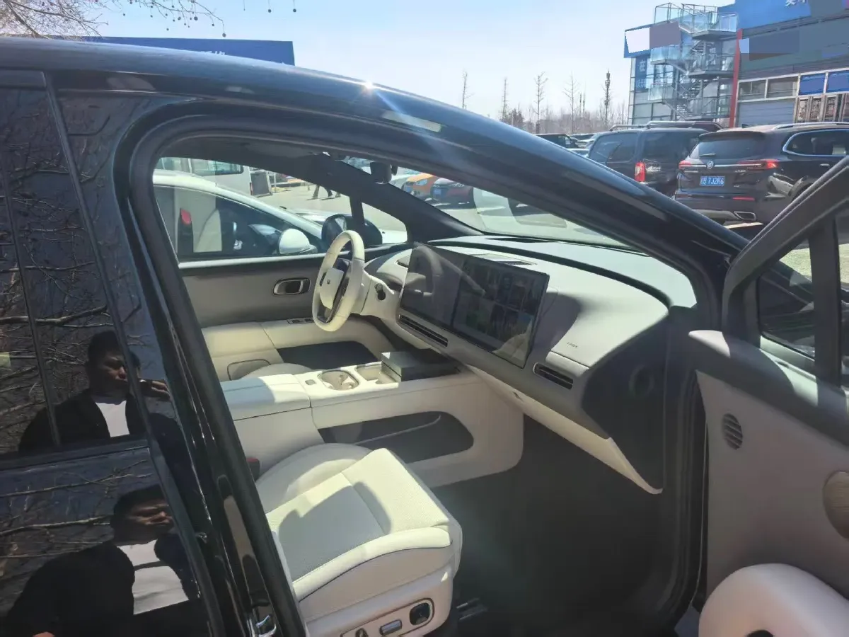 2025 Li i6 BEV,autocango,china used car exporter,china ev exporter,chinese used car exporter,chinese used ev exporter