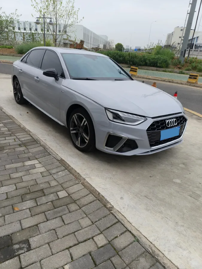 2020 Audi A4L 2.0T 190HP L4 7DCT,autocango,china used car exporter,china ev exporter,chinese used car exporter,chinese used ev exporter