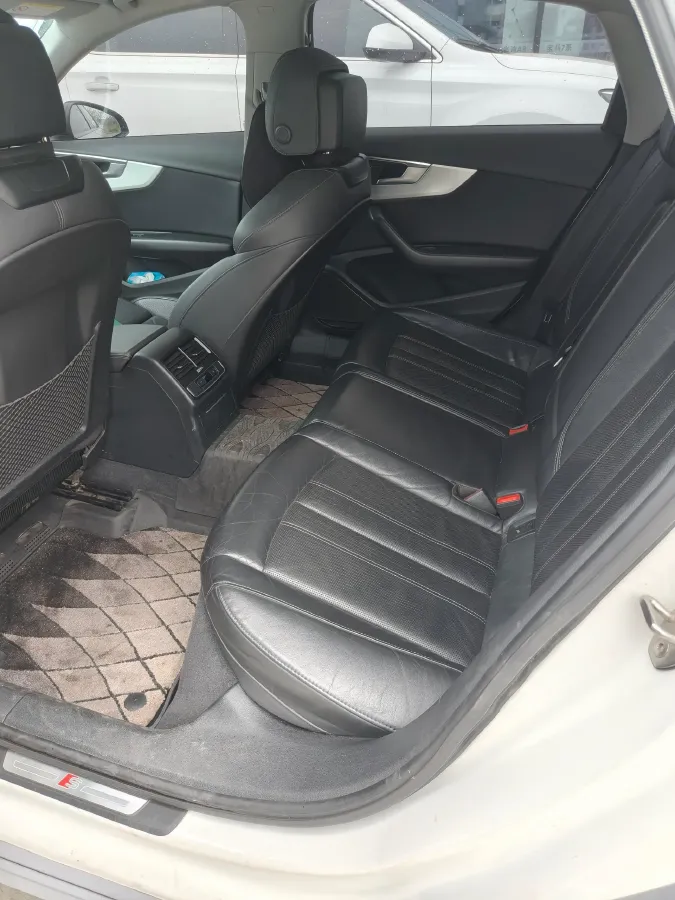 2020 Audi A4L 2.0T 190HP L4 7DCT,autocango,china used car exporter,china ev exporter,chinese used car exporter,chinese used ev exporter