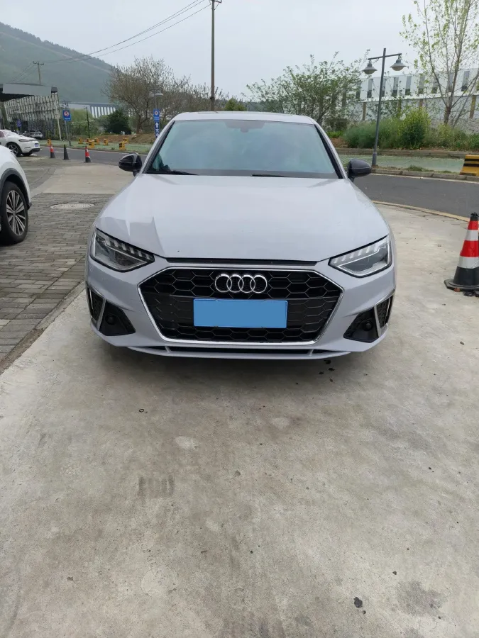 2020 Audi A4L 2.0T 190HP L4 7DCT,autocango,china used car exporter,china ev exporter,chinese used car exporter,chinese used ev exporter