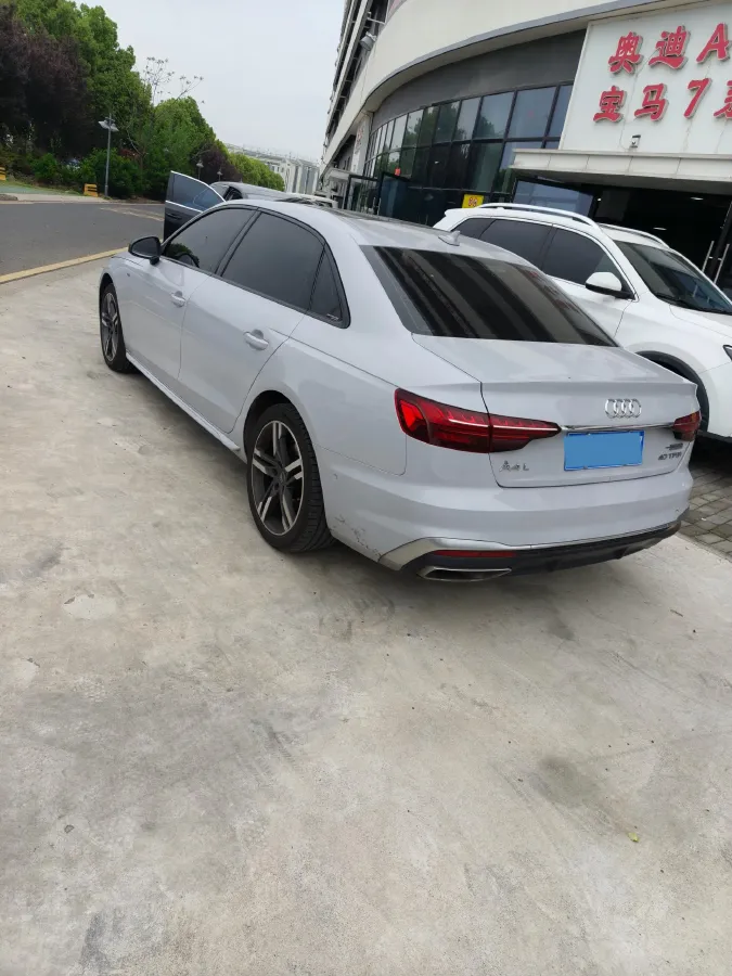 2020 Audi A4L 2.0T 190HP L4 7DCT,autocango,china used car exporter,china ev exporter,chinese used car exporter,chinese used ev exporter