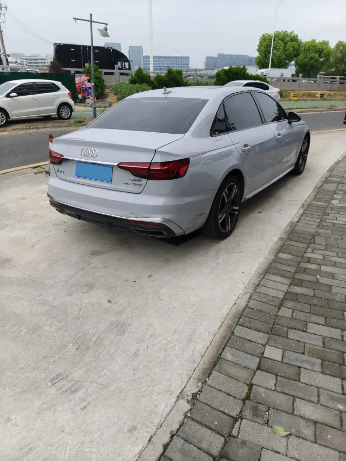 2020 Audi A4L 2.0T 190HP L4 7DCT,autocango,china used car exporter,china ev exporter,chinese used car exporter,chinese used ev exporter