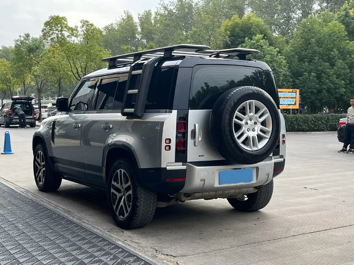 2022 Land Rover Defender 3.0T 400HP L6 8AT,autocango,china used car exporter,china ev exporter,chinese used car exporter,chinese used ev exporter