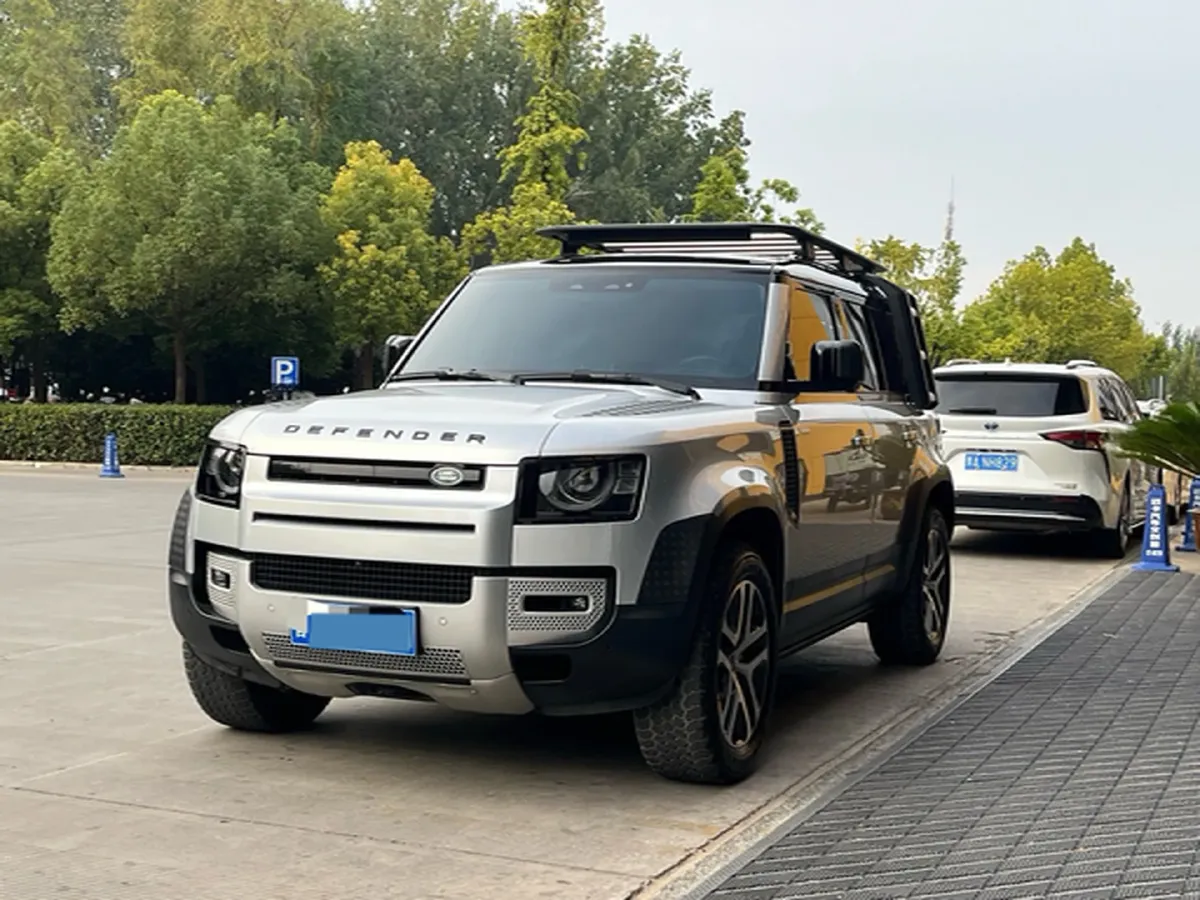 2022 Land Rover Defender 3.0T 400HP L6 8AT,autocango,china used car exporter,china ev exporter,chinese used car exporter,chinese used ev exporter