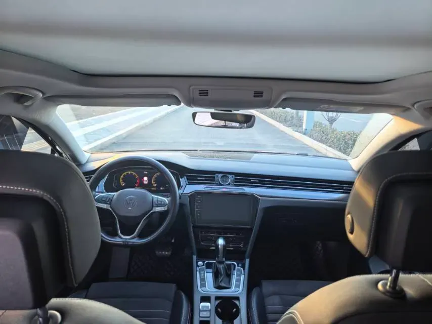 2020 Volkswagen Magotan 2.0T 186HP L4 7DCT,autocango,china used car exporter,china ev exporter,chinese used car exporter,chinese used ev exporter