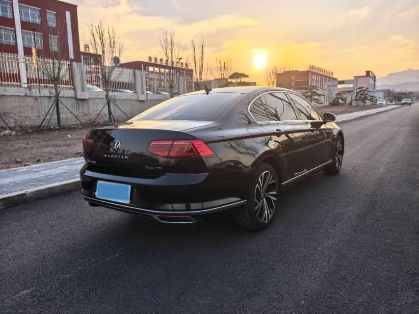 2020 Volkswagen Magotan 2.0T 186HP L4 7DCT,autocango,china used car exporter,china ev exporter,chinese used car exporter,chinese used ev exporter