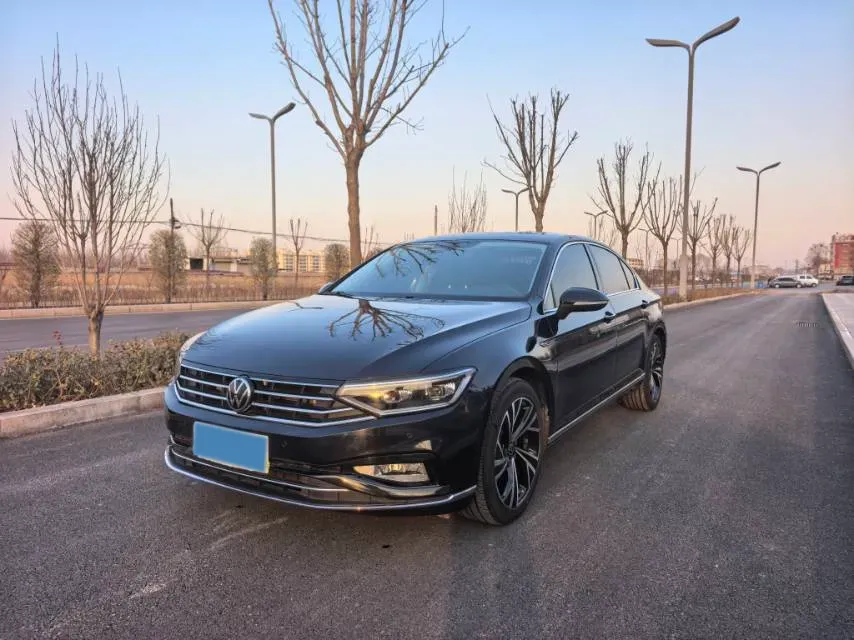 2020 Volkswagen Magotan 2.0T 186HP L4 7DCT,autocango,china used car exporter,china ev exporter,chinese used car exporter,chinese used ev exporter
