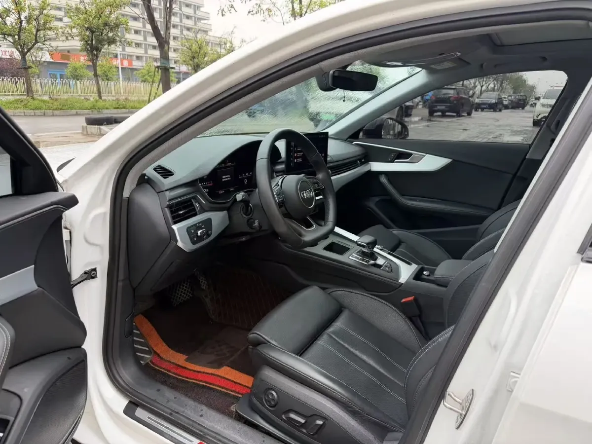 2022 Audi A4L 2.0T 190HP L4 7DCT,autocango,china used car exporter,china ev exporter,chinese used car exporter,chinese used ev exporter