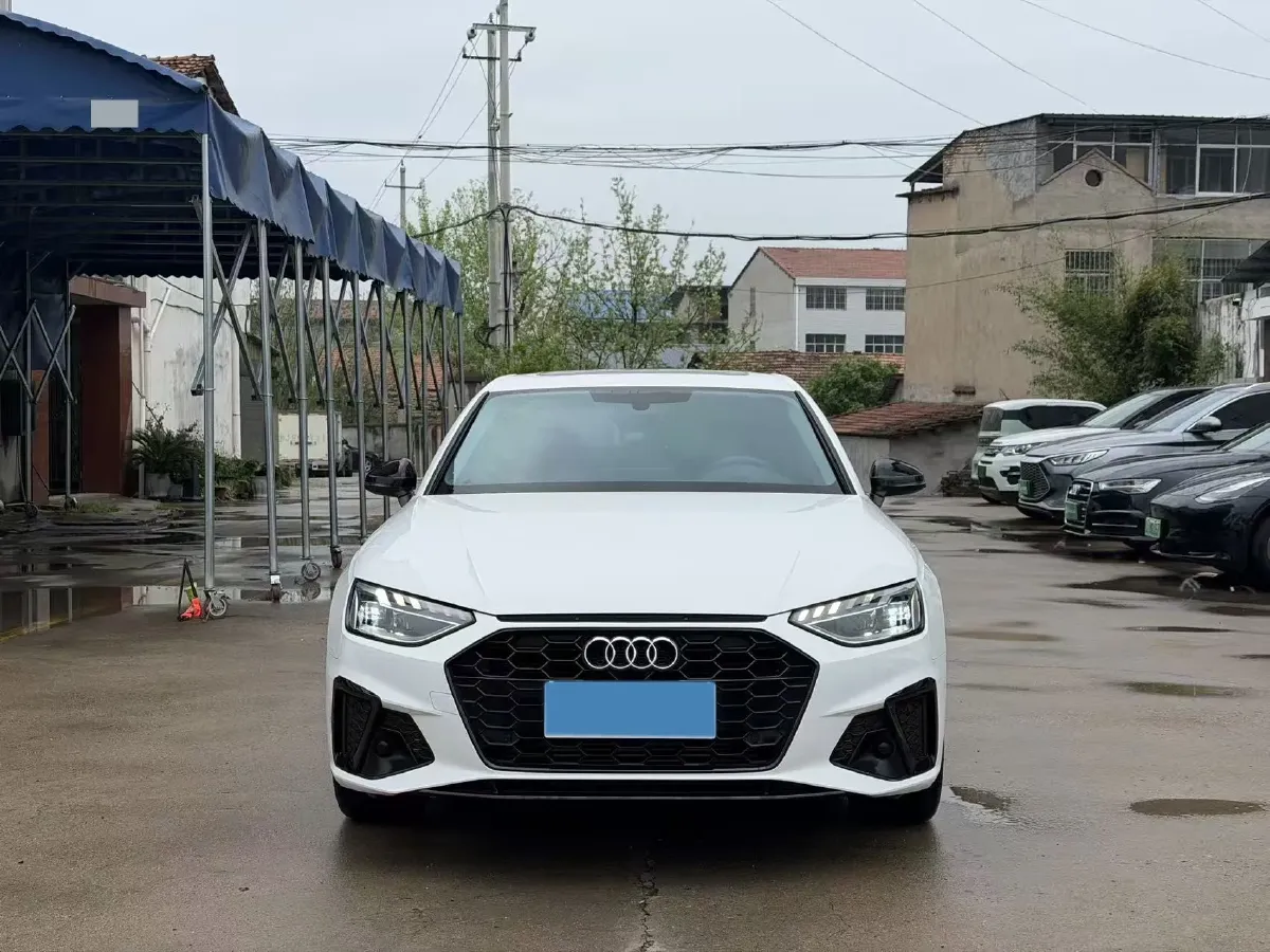 2022 Audi A4L 2.0T 190HP L4 7DCT,autocango,china used car exporter,china ev exporter,chinese used car exporter,chinese used ev exporter