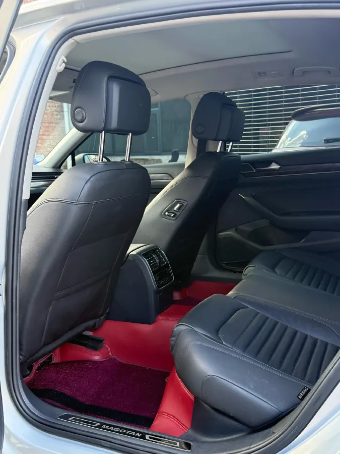 2019 Volkswagen Magotan 2.0T 186HP L4 7DCT,autocango,china used car exporter,china ev exporter,chinese used car exporter,chinese used ev exporter