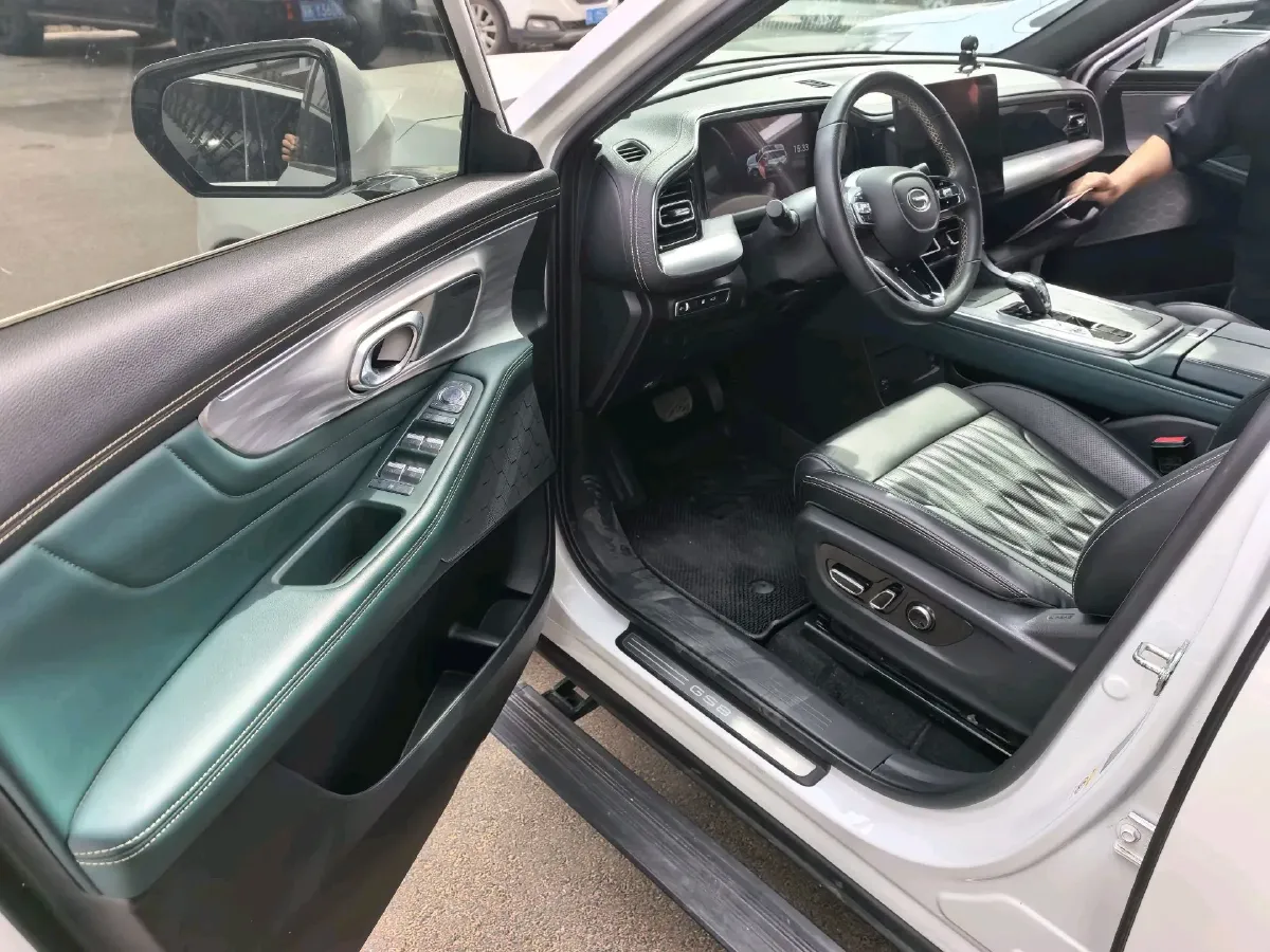 2022 GAC Trumpchi GS8 2.0T 252HP L4 8AT,autocango,china used car exporter,china ev exporter,chinese used car exporter,chinese used ev exporter